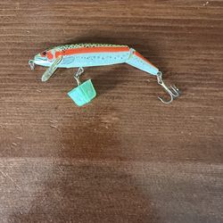 Vintage old school fishing lure – great for bass fishing or cabin / man cave decor. Don’t make them like this anymore.