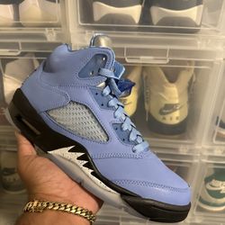 Air Jordan 5 UNC