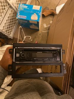 Kenwood Headunit Stereo (04-08 F-150 wiring harness and dash mount)