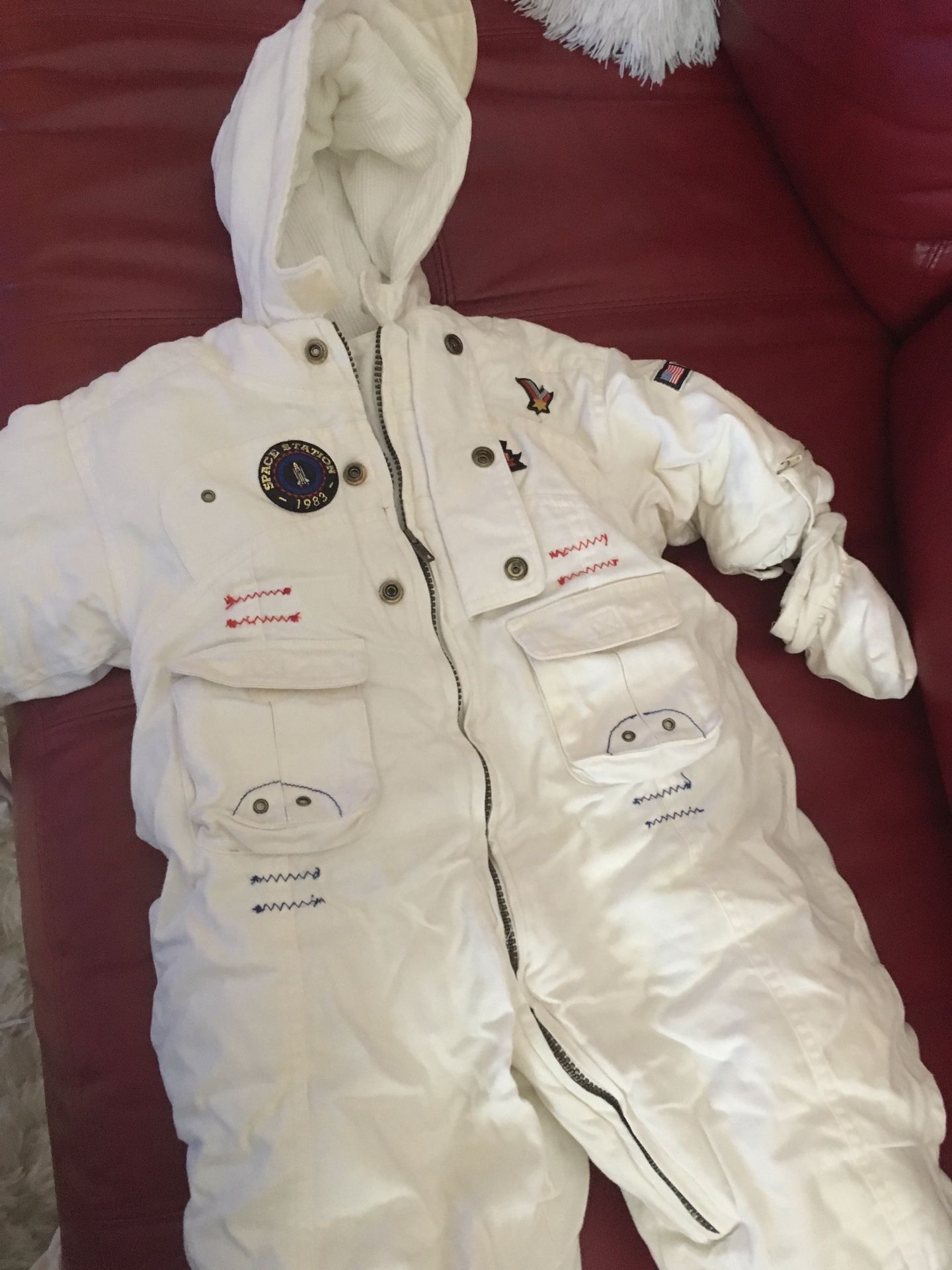 Boys snow suit/ 8 months to 1 yr size/