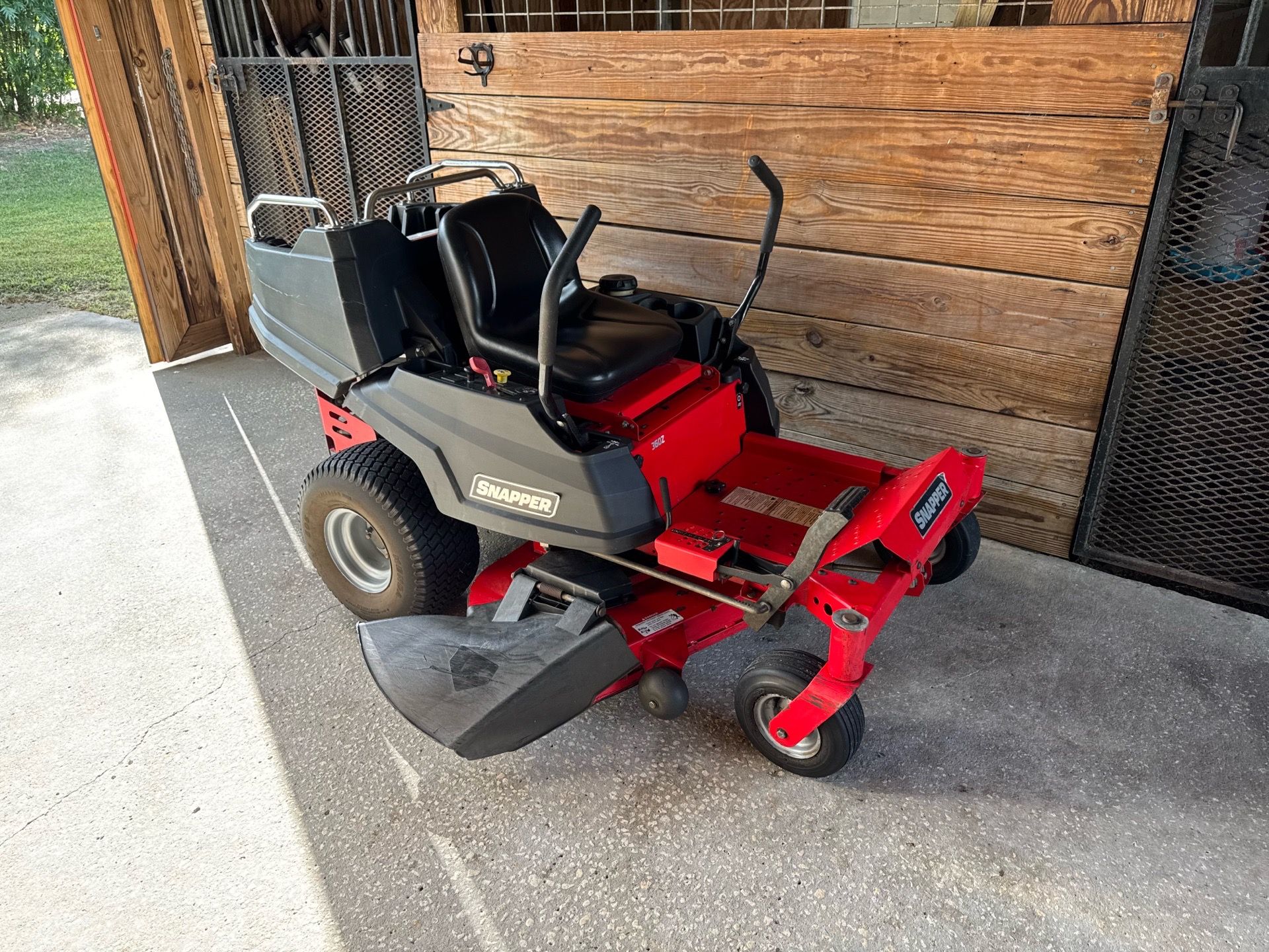 Snapper 48” deck zero turn mower