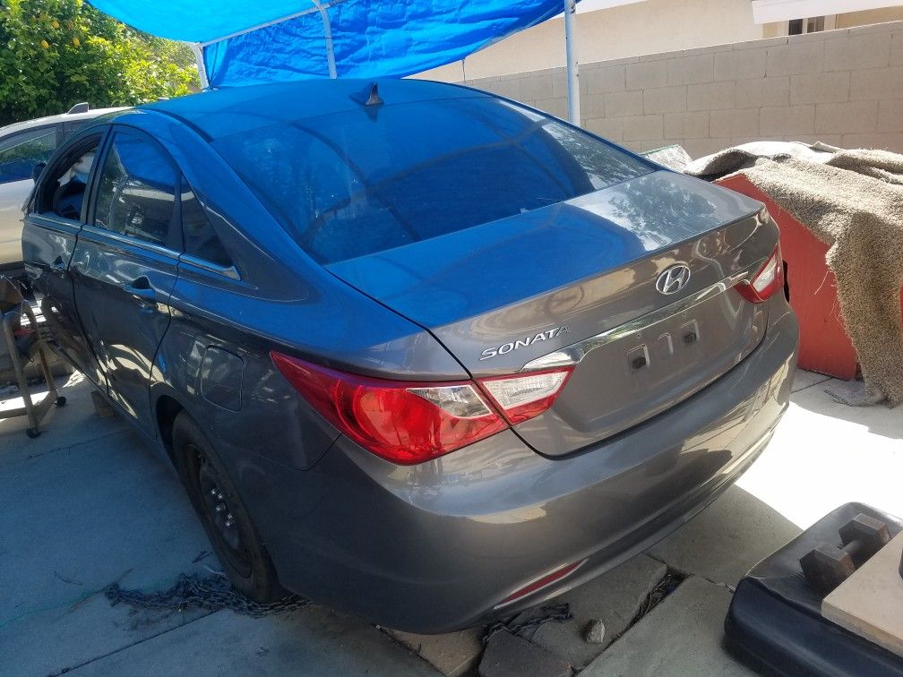 2011 Hyundai sonata for parts