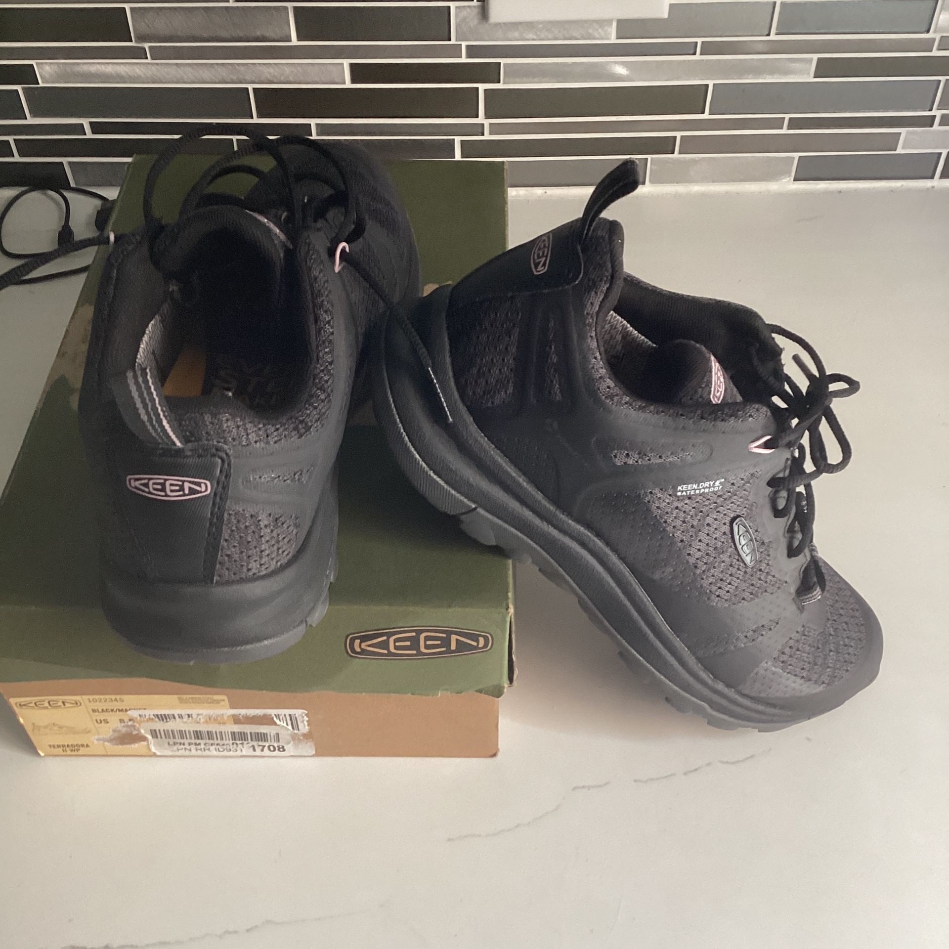 Keen Terradora II Women’s 8.5 Hiking Casual Gym Shoes