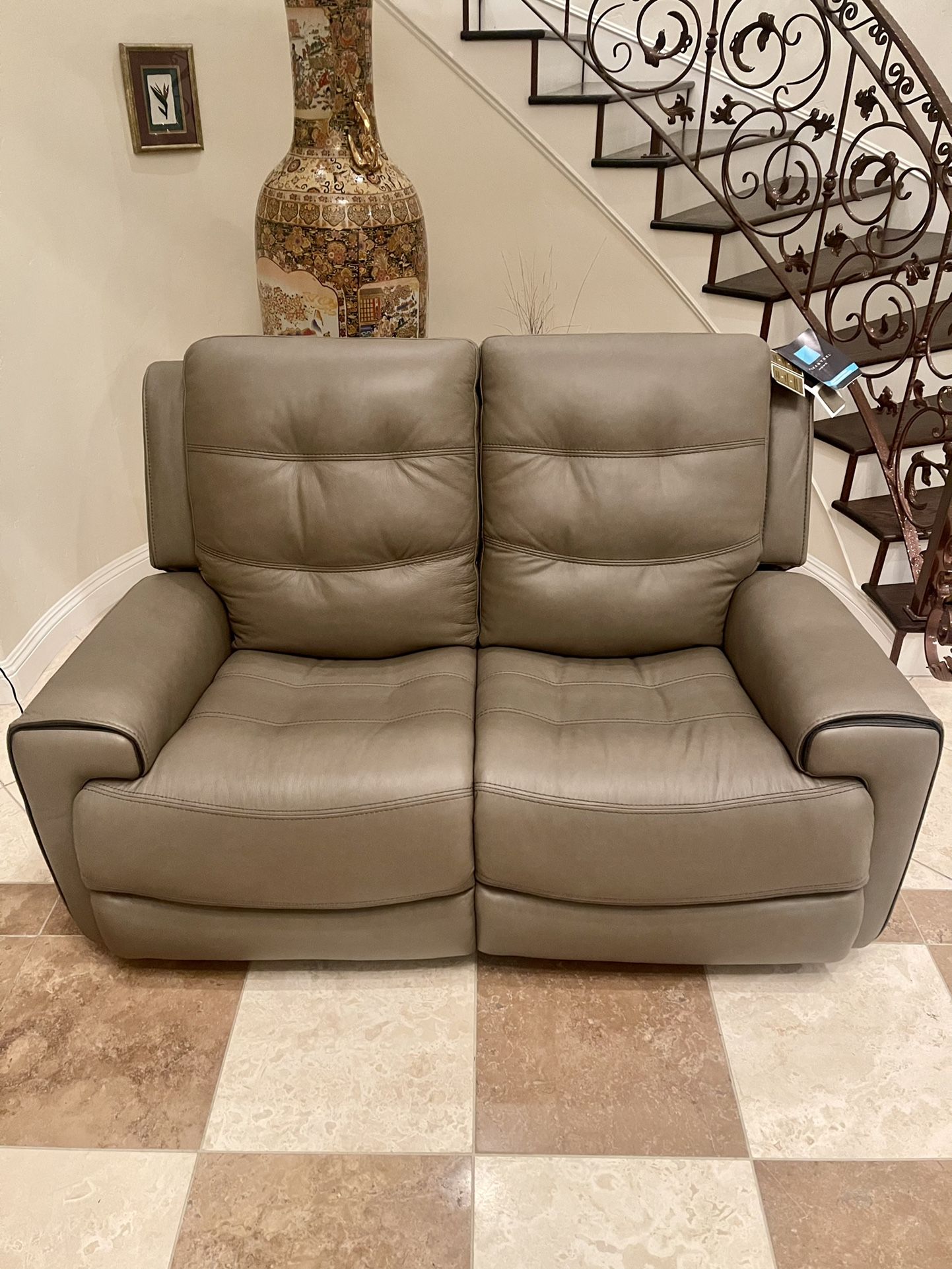 Flexsteel Electric Leather Recliner/loveseat