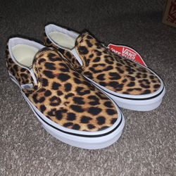 Vans Brand NEW size 5 Women