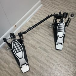 Double bass pedal brand new  (no brand)