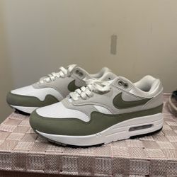 Brand New Nike Airmax 