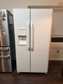 Frigidaire Side-by-Side Refrigerator White