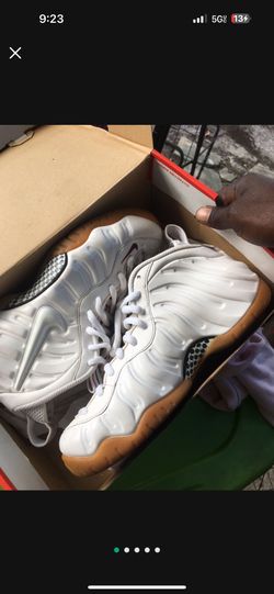 White Gucci FoamPosits Ment Condition 9.5