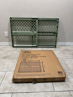Extra Wide Pet Gate / Baby Gate - Fits Openings 26” - 42”