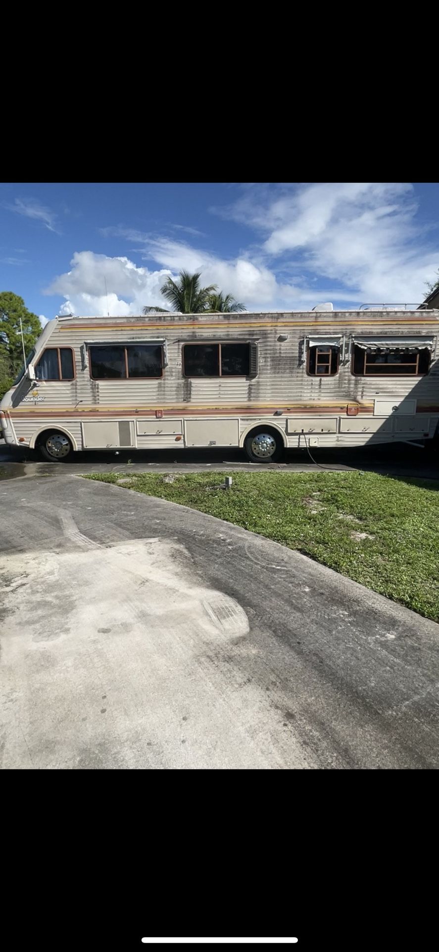 1986 Fleetwood Bounder