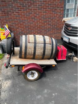 Motorcycle trailer (unique).