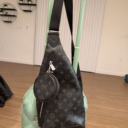 Louie Vuitton Men’s Crossbody 