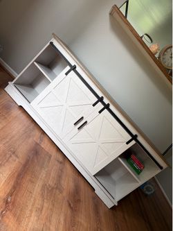 Tv stand like new
