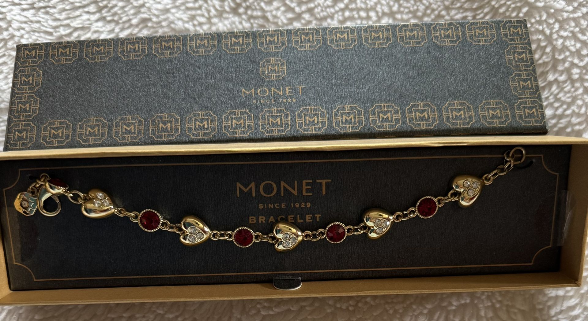 NWT MONET GOLD HEARTS W/RHINESTONES & RED CRYSTALS STATEMENT BRACELET