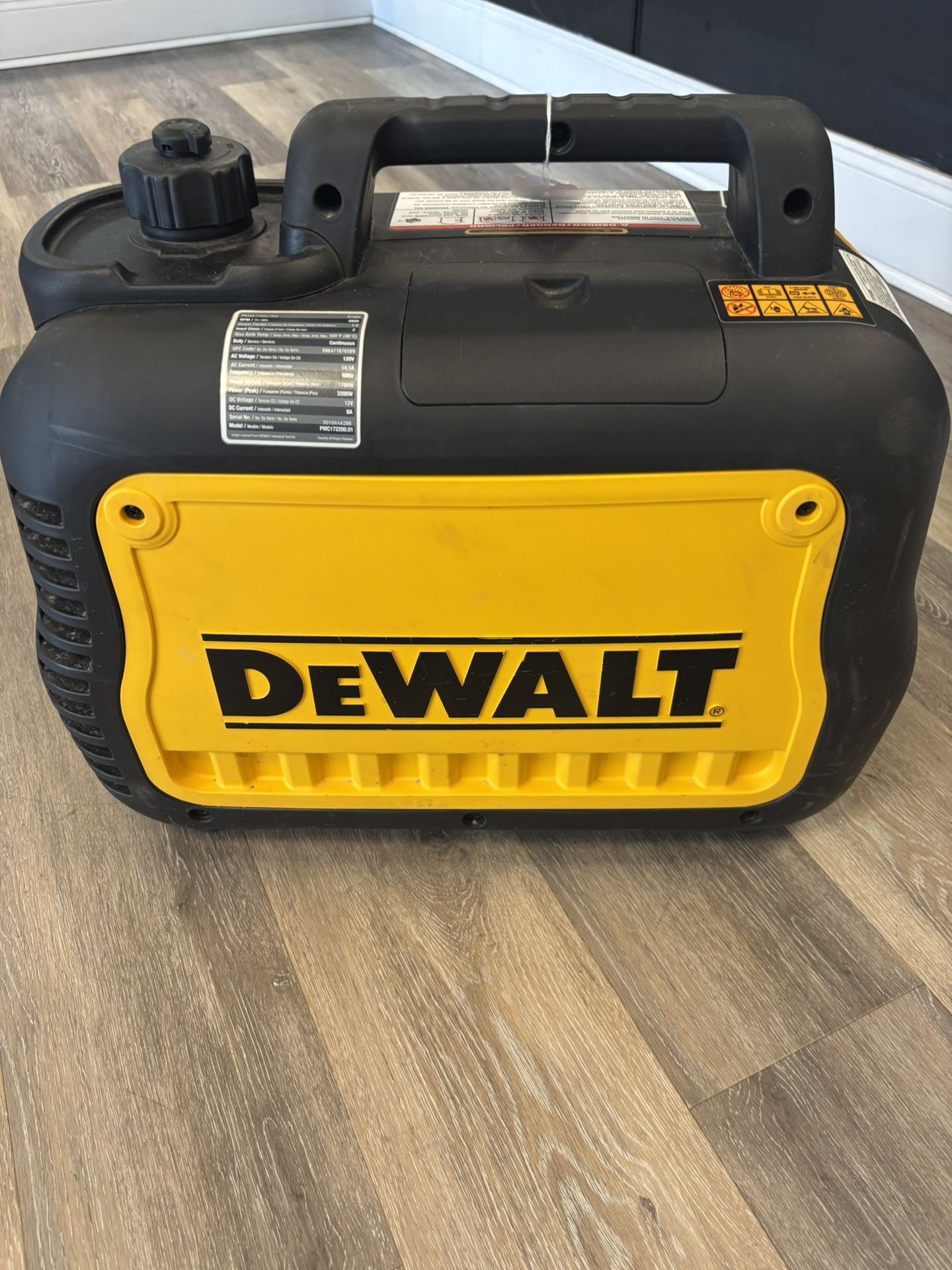 Dewalt DXGNI2200 Generator