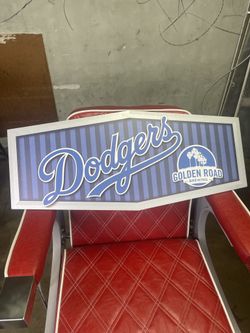 Dodgers Sign