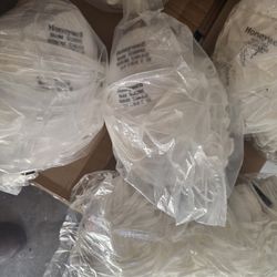 Nuevos Tiene  20mascarillas Cada Pakete. $2