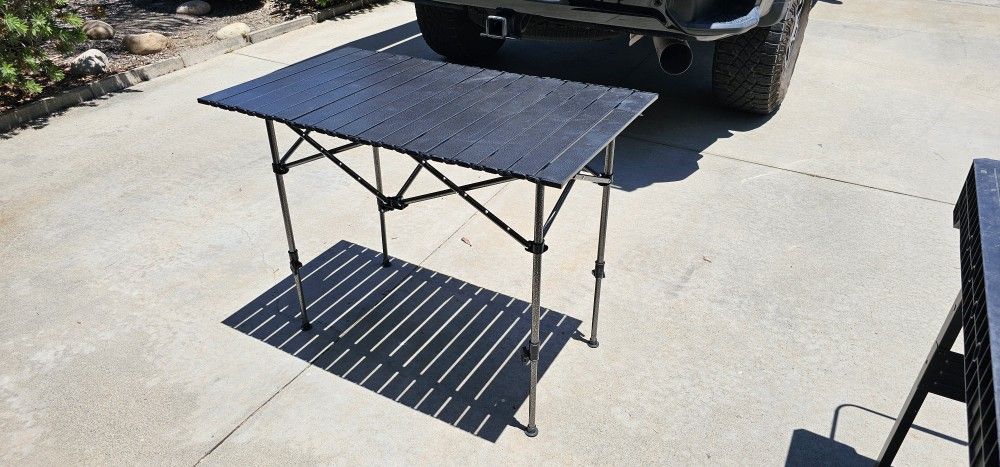 Collapsing Camp Table, Adjustable Legs