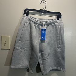 40$ NEW ADIDAS ESSENTIAL GRAY SHORTS SIZES-SMALL MENS