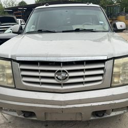 2005 Chevy Escalade 5.3L RWD (Parts Only)