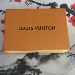 LV bracelet for men color black 