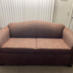 Couch With A Full Size Pull Out Bed 