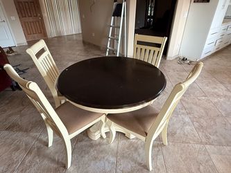 Round table with 4 chairs
