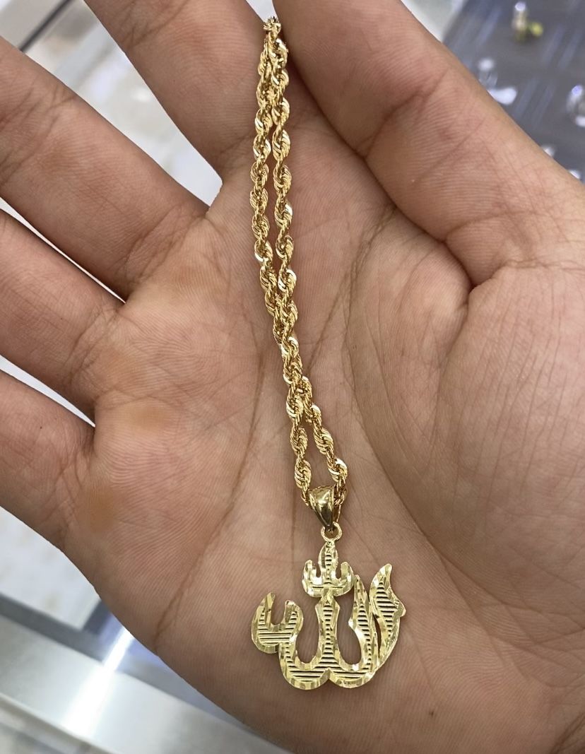 10k Gold Rope Chain And Pendant