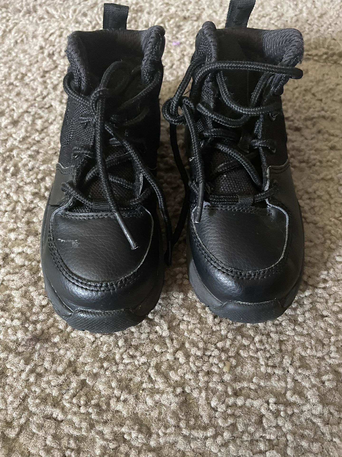Infant Nike Manoa Boots , Retro Jordan Red White 14’s Size 9c