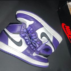 Jordan 1 Court Purple Size 4.5 Gs