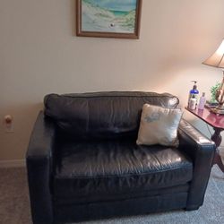 Haverty's Sleeper Love Seat - Black Leather
