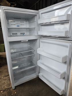 Frigidaire EvenTemp Top-Freezer Refrigerator White
