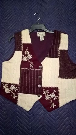 Tan Trums woman's Vest size Large