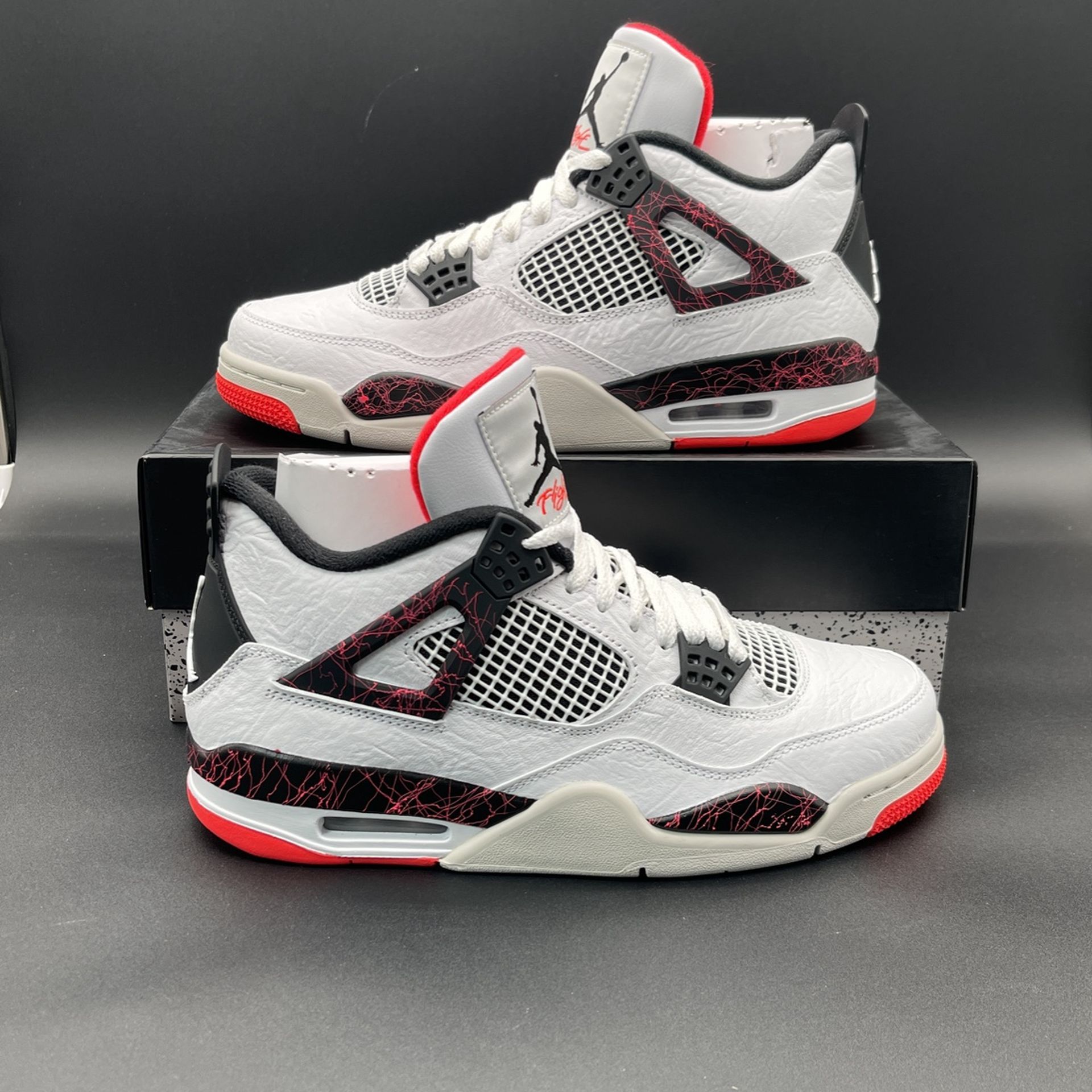 Size 9 - Men’s Jordan 4 Retro Flight Nostalgia