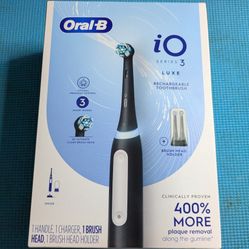 Oral-B iO Series 3 Luxe Rechargeable Toothbrush (Black)