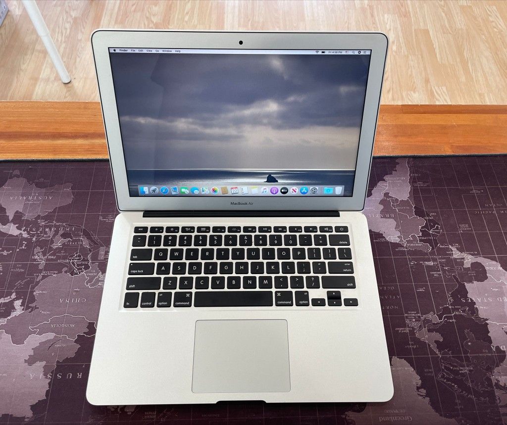 Apple Macbook AIR 2017 13” I5 8GB 256GB SSD ON SALE!!!!!