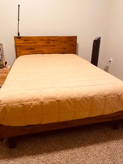 Wood Full size bed