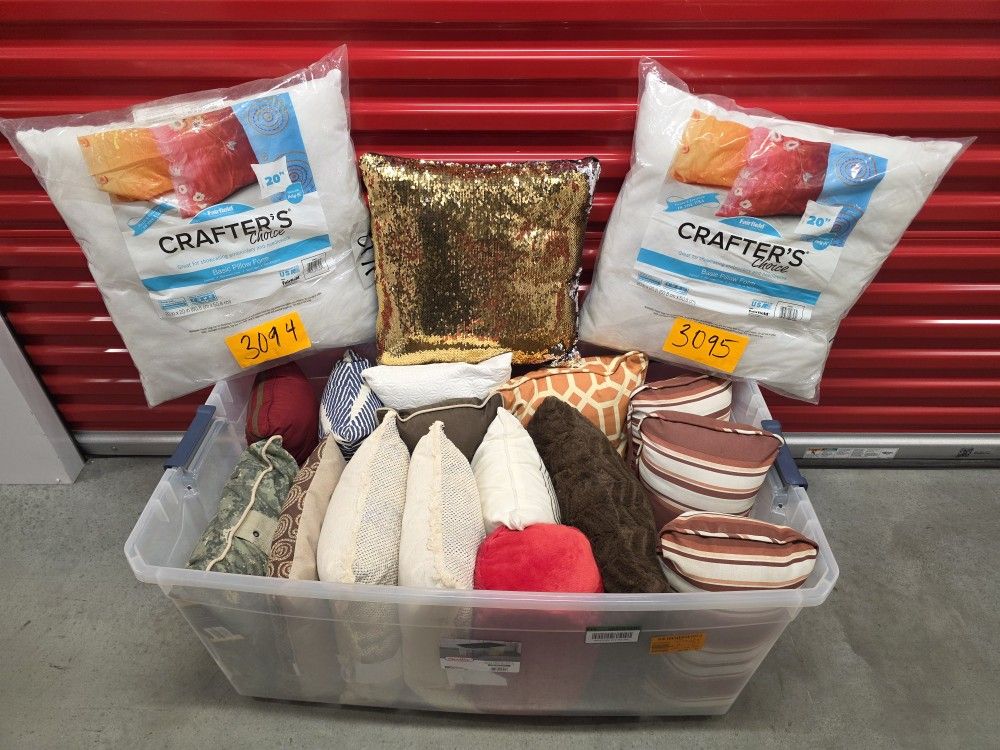 Mixed Lot Of (18) Decorative Indoor And Outdoor Pillows