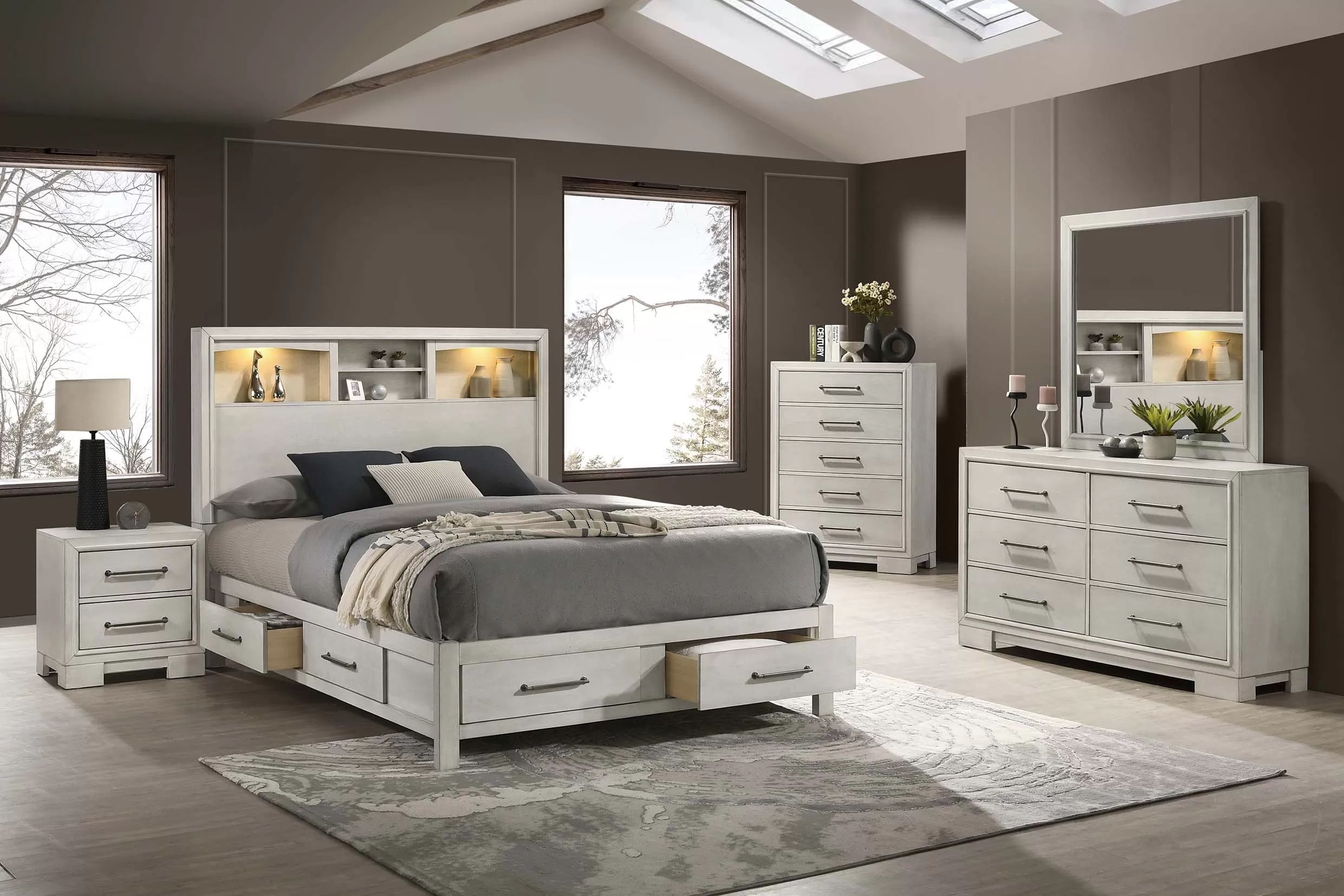Bedroom set Queen 4 pc Antique White finish, New Especial price