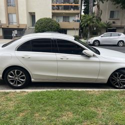 2015 Mercedes-Benz C300 Luxury Sedan