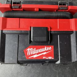 M18 FUEL PACKOUT 18-Volt Lithium-lon Cordless 2.5 Gal. Wet/Dry Vacuum (Vacuum-Only)