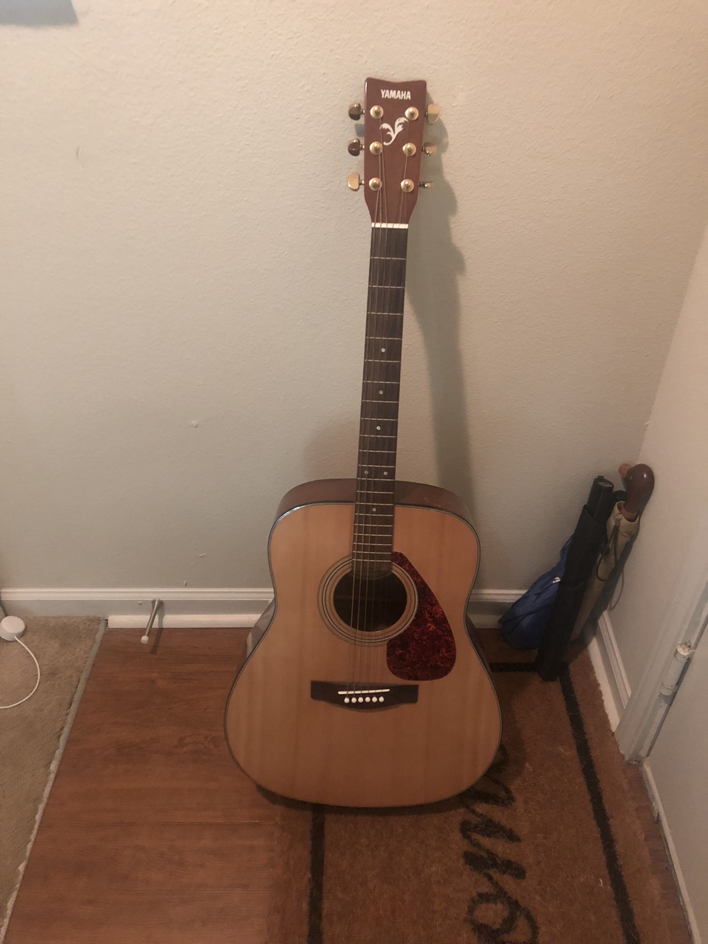 Yamaha Acoustic Guitar