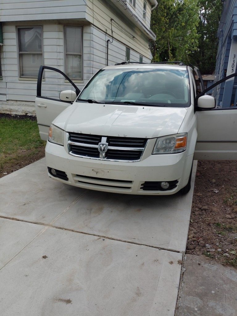 Dodge Grand Caravan Sxt