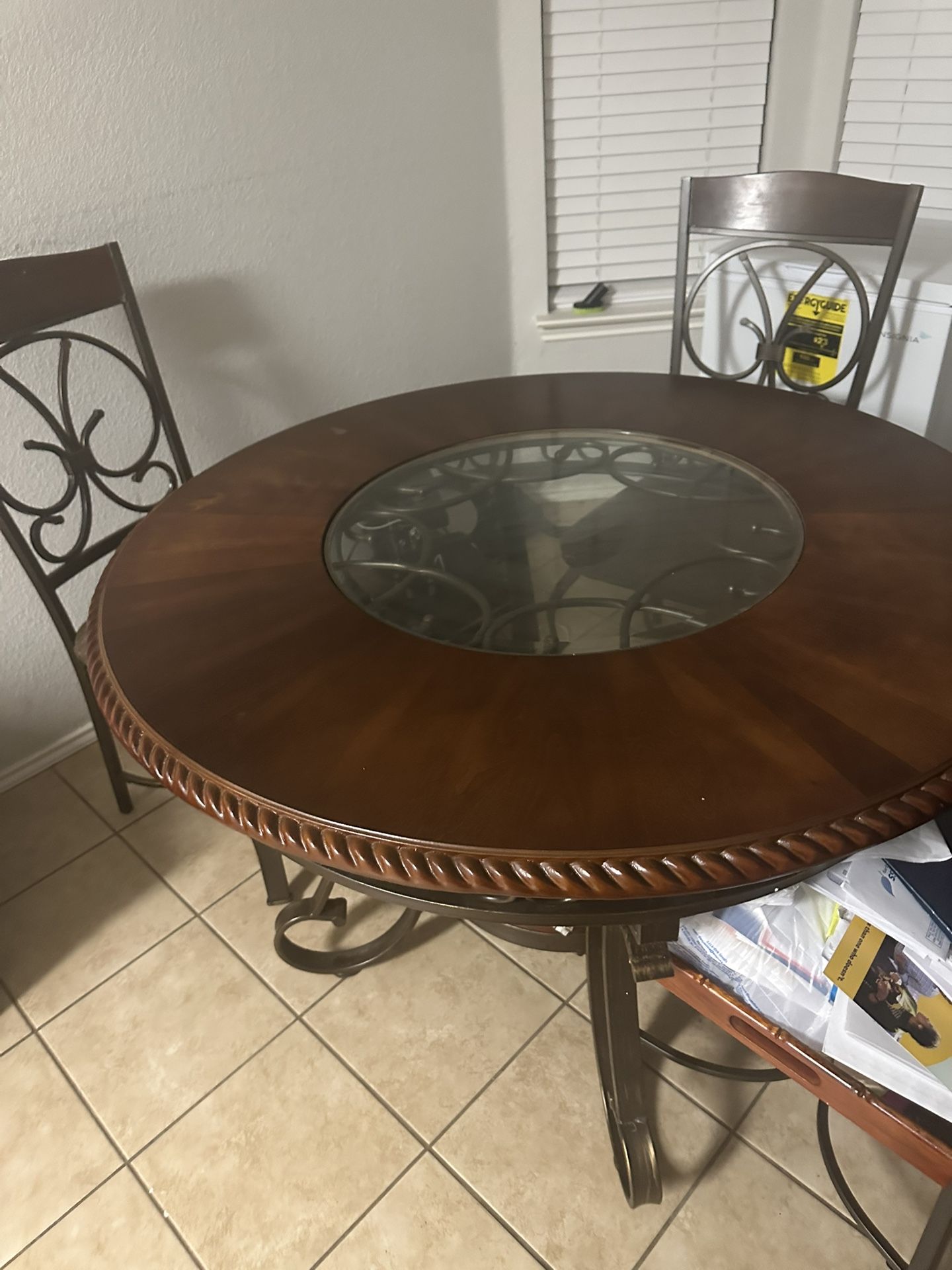 Small kitchen Table W/4 Chairs
