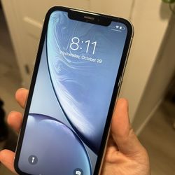 iPhone xr (unlocked)