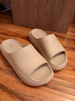 Forever 21 slides