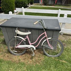 Girls Schwinn Bike 