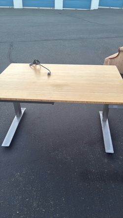 Electrical stand up desk with Jarvis bamboo top