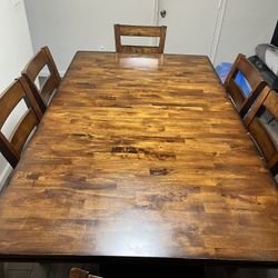 Dining Room Table And 6 Chairs 